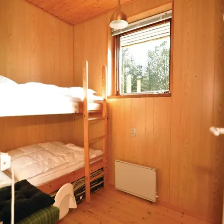 Three-bedroom Holiday In Blavand
