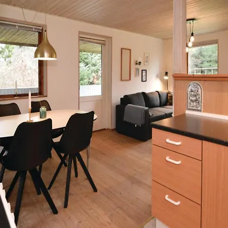 Holiday home Three-bedroom Holiday In