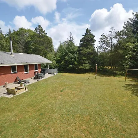 Three-bedroom Holiday In Holiday home *