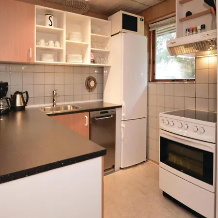 Holiday home Three-bedroom Holiday In Blavand